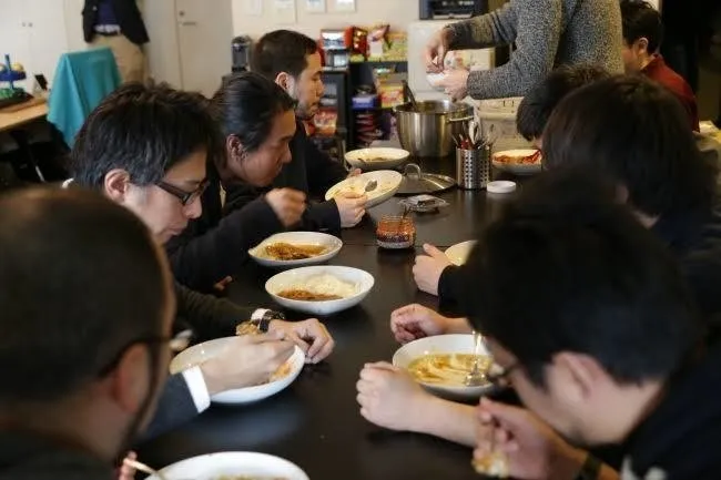 当時は「Repro飯」と言って昼と夜は全員でご飯を作って食べるというカルチャーがあり、Devとの交流の場になっていた